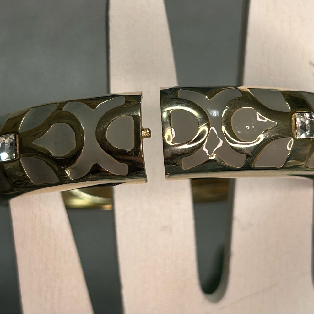 NWOT Nordstrom Sequin Bracelet Grey & Gold Design Open Clasp - Picture 5 of 5